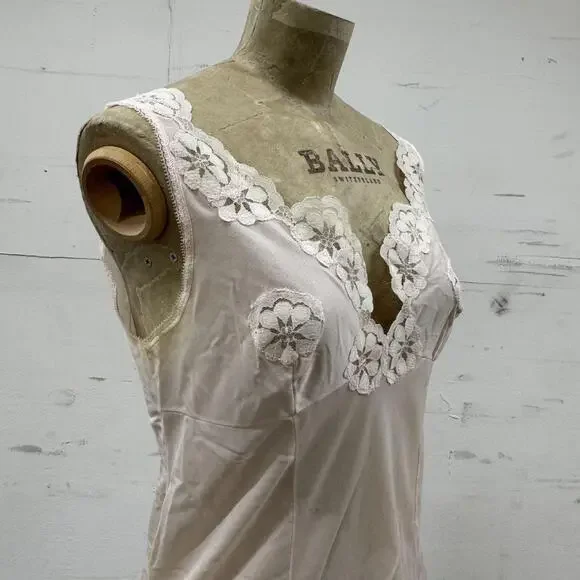 Vintage Ivory Satin Embroidered Slip - Approx Size S - Picture 4 of 5